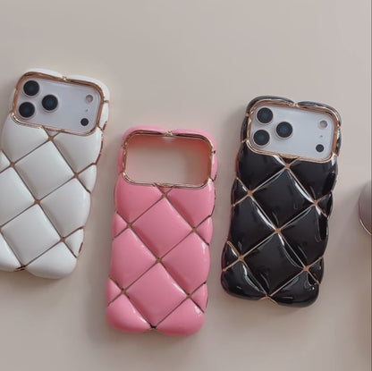 エレガントキルティング iPhoneケース｜ゴールドラインアクセント #240414